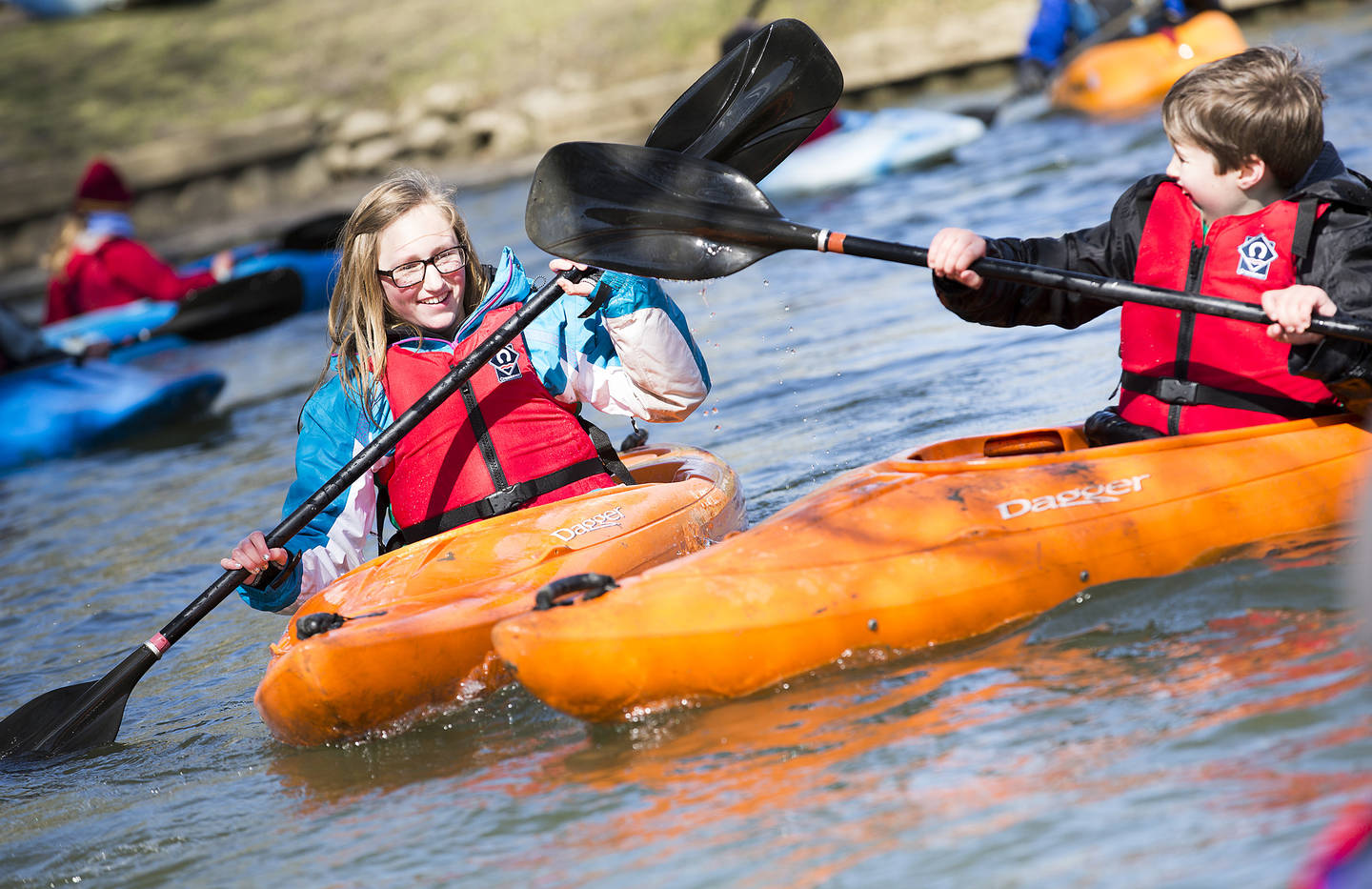 Children canoeing