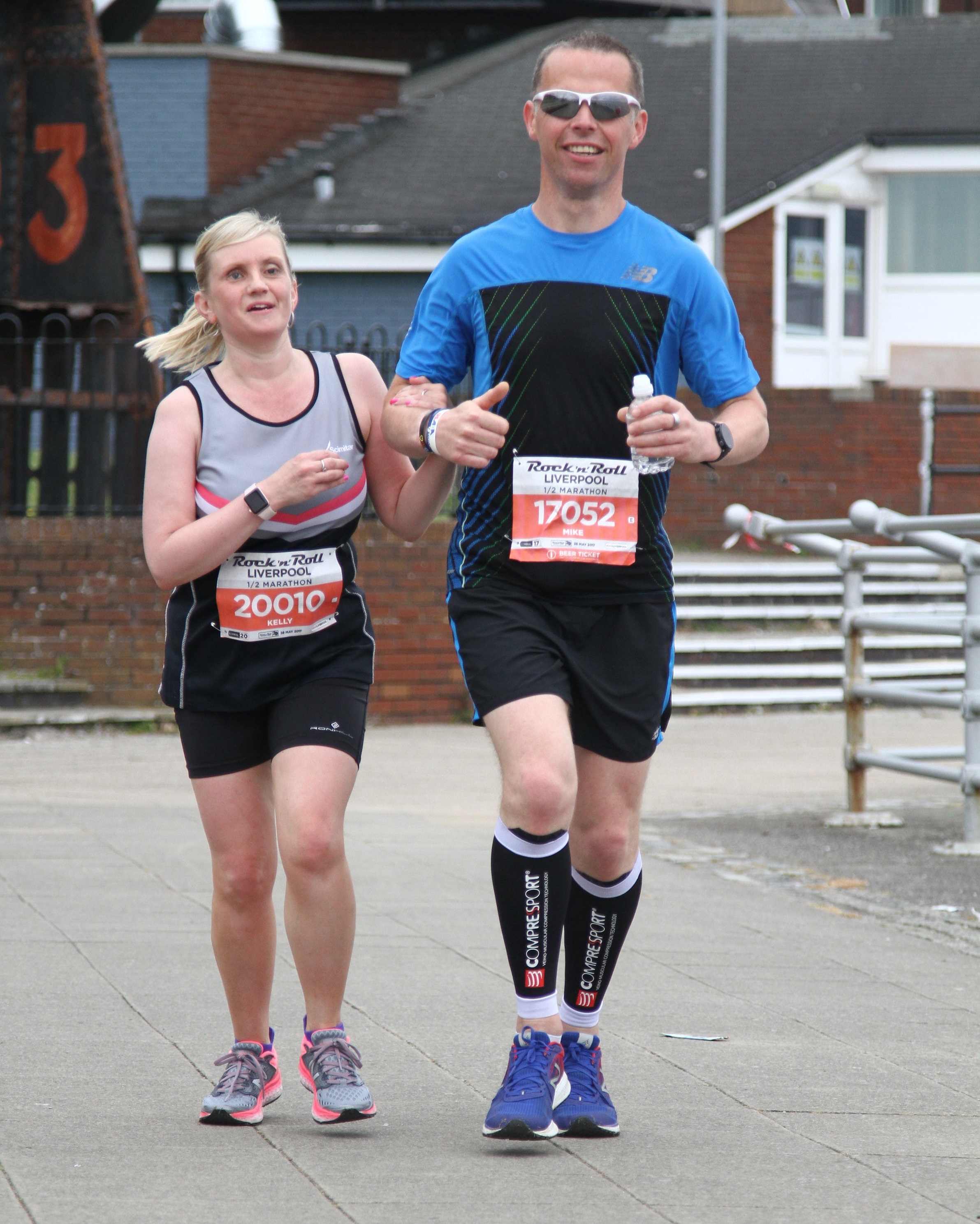 Kelly and guide Mike running the Liverpool Rock n Roll Half Marathon