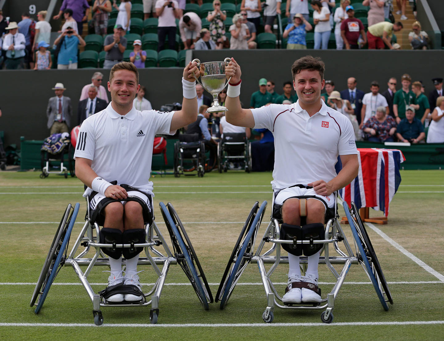 Reid and Hewett lift the 2018 Doubles Wimbledon trophy