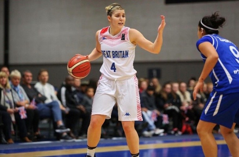 Georgia Jones playing basketball for Great Britain