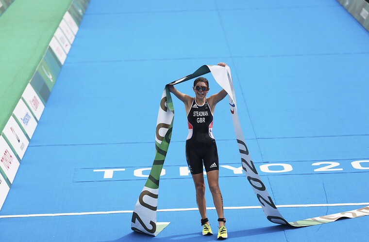 Para triathlete Lauren Steadman wins gold in Tokyo 2020