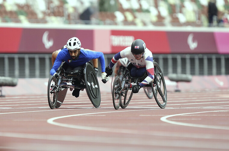 Andrew Small wins gold in 100m T33 at Tokyo 2020