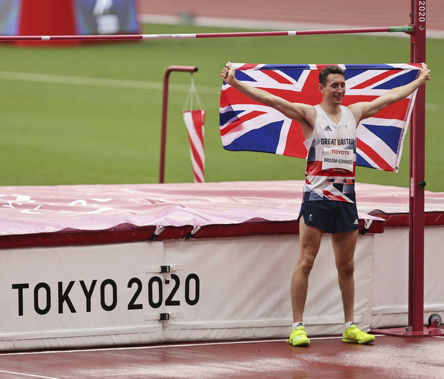 Jonathan Broom-Edwards wins gold in high jump T64 mens events at Tokyo 2020
